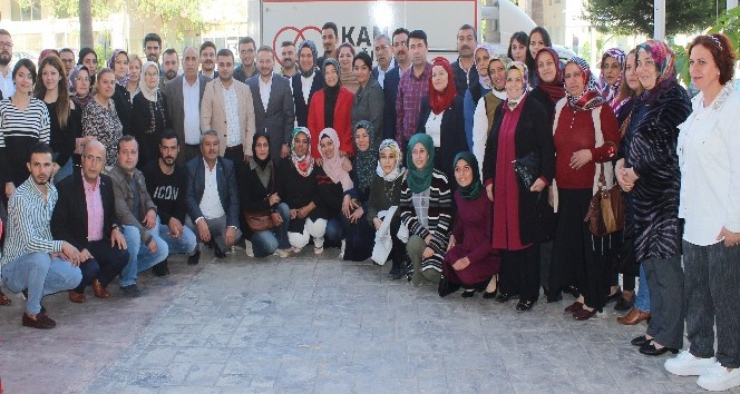 Hatay’da AK Parti İl Teşkilatı’ndan Kızılay’a kan bağışı