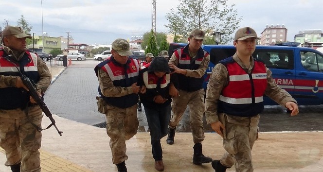 Boşanmak isteyen eşini öldüren koca tutuklandı