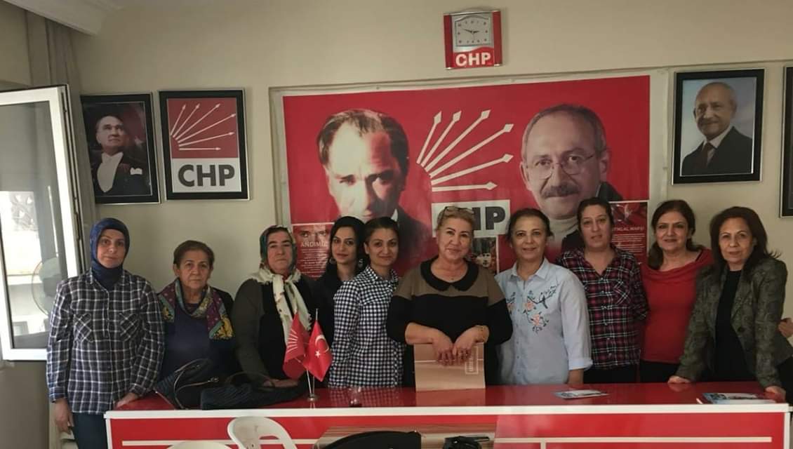 CHP KADINLAR KOLUNDAN KADINA ŞİDDETE TEPKİ