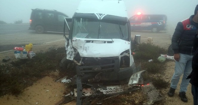 Sis nedeniyle kaza: 13 yaralı