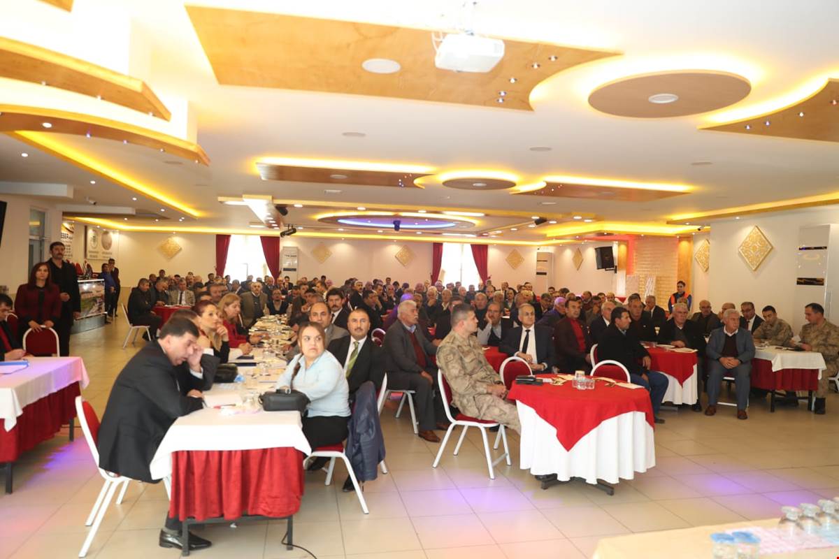 Vali Doğan Kırıkhan’da Muhtarlarla Buluştu