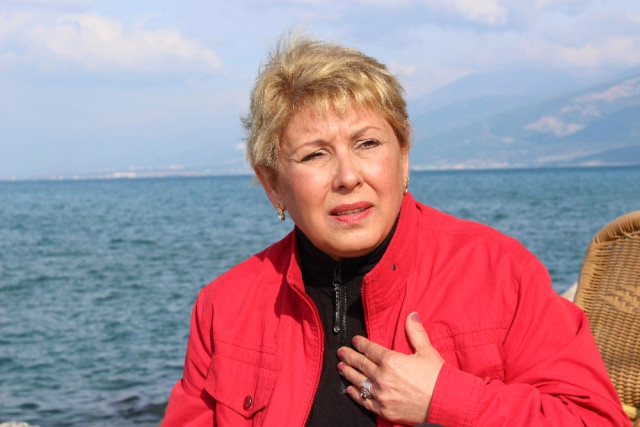 Evlatlık Olduğunu Ölüm Döşeğinde Gelen İtirafla Öğrendi, Dünyası Yıkıldı