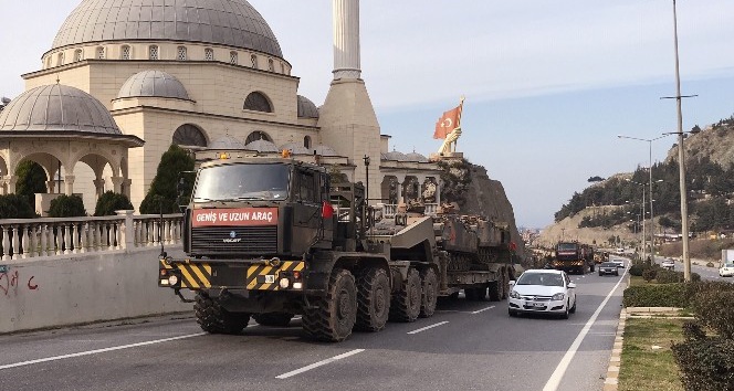 İskenderun Tren Garı’ndan sınıra tank sevkiyatı