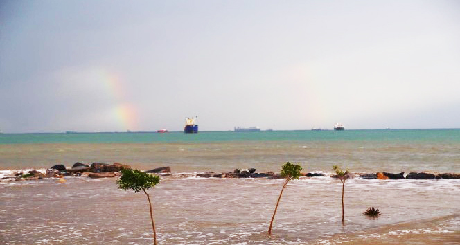 İskenderun’da deniz taştı