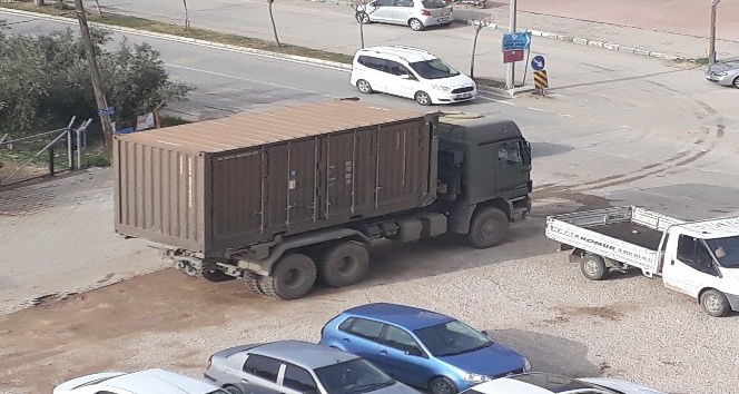 Sınıra askeri sevkiyat sürüyor