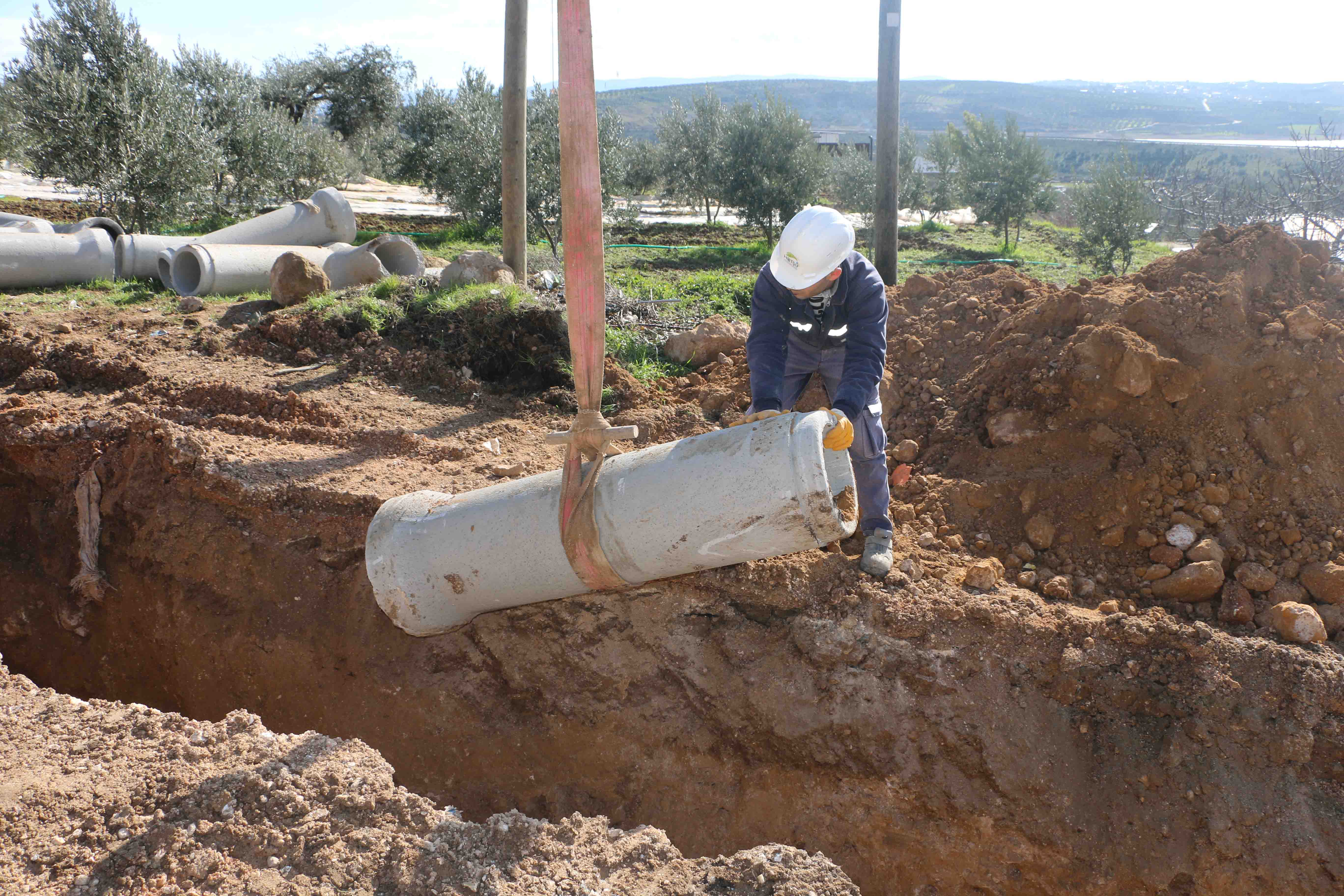 FOSEPTİK ÇUKURLAR YERİNE YENİ ALTYAPI DÖŞENİYOR