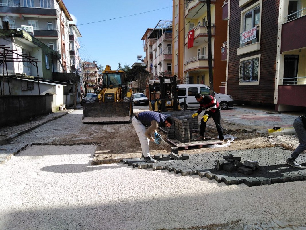 PARKE ONARIM ÇALIŞMALARI DEVAM EDİYOR