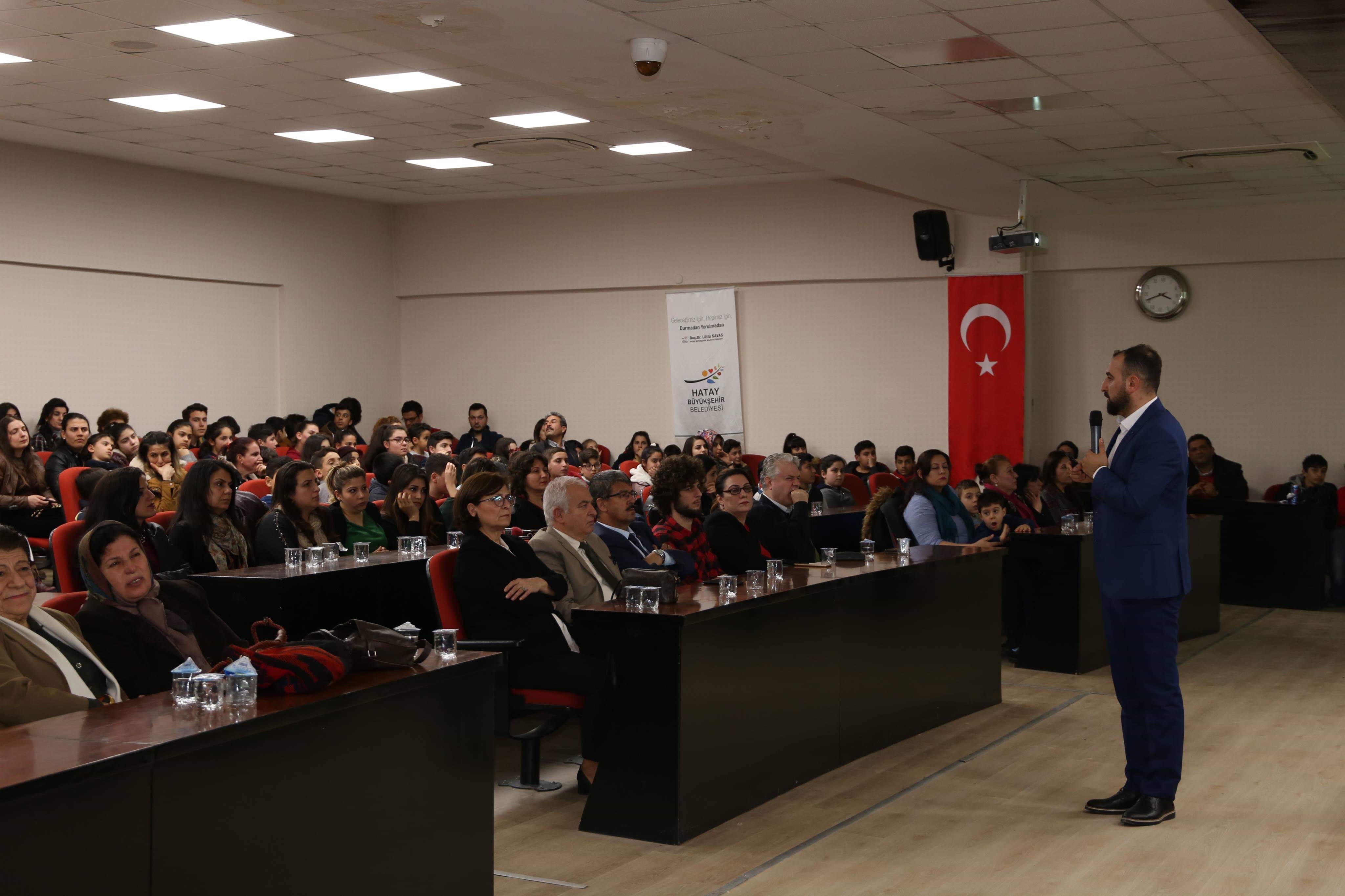 HBB VE HATAY KENT KONSEYİ’NDEN ‘TEKNOLOJİ BAĞIMLILIĞI’KONULU PANEL