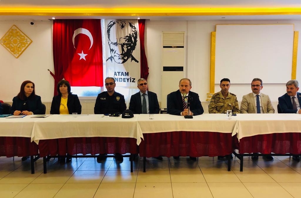 KIRIKHAN MAHALLE MUHTARLARIYLA TANIŞMA TOPLANTISI YAPILDI