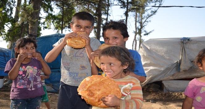 Türk Kızılayı’ndan Kırıkhan’daki Suriyelilere iftar