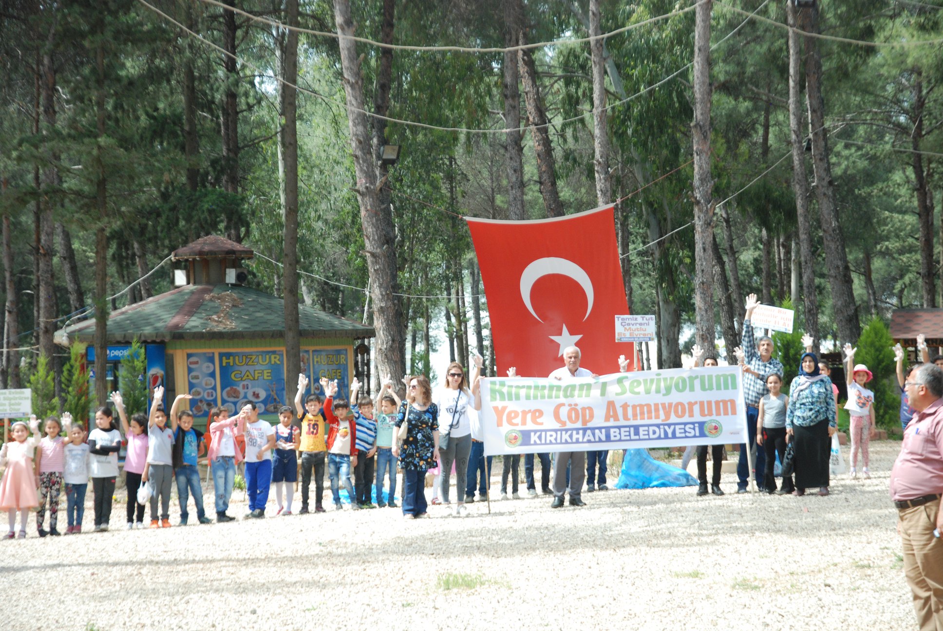 BAŞKAN YAVUZ; “KIRIKHAN’I SEVİYORUM, YERE ÇÖP ATMIYORUM KAMPANYASI BAŞLATTI”