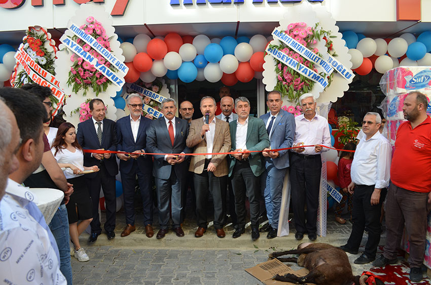 UZUNAY MARKET KENDİNİ YENİLEDİ