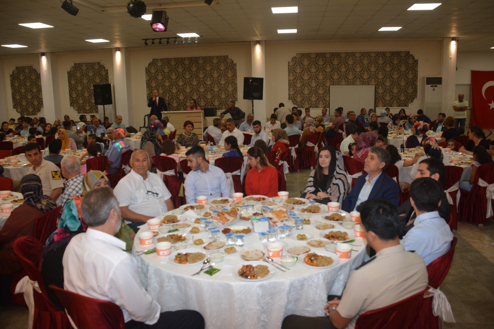 Şehit aileleri ve Gaziler onuruna iftar yemeği verildi