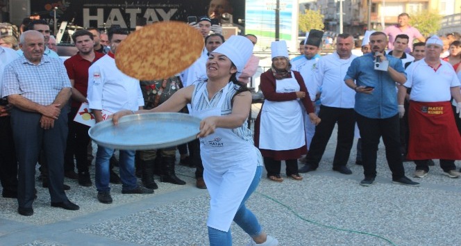 Hatay’da ‘Künefe atma’ yarışması gerçekleşti