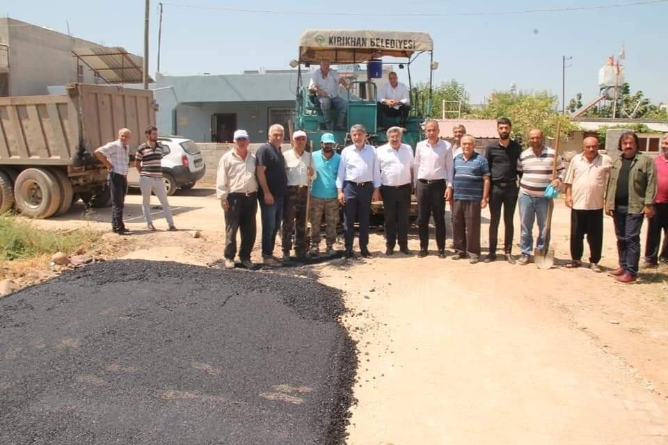 BAŞKAN YAVUZ ASFALT ÇALIŞMALARINI TÜM HIZIYLA DEVAM ETTİRİYOR