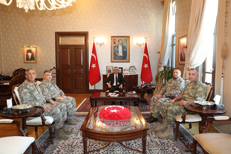 Vali Doğan’a Komutanlardan Ziyaret