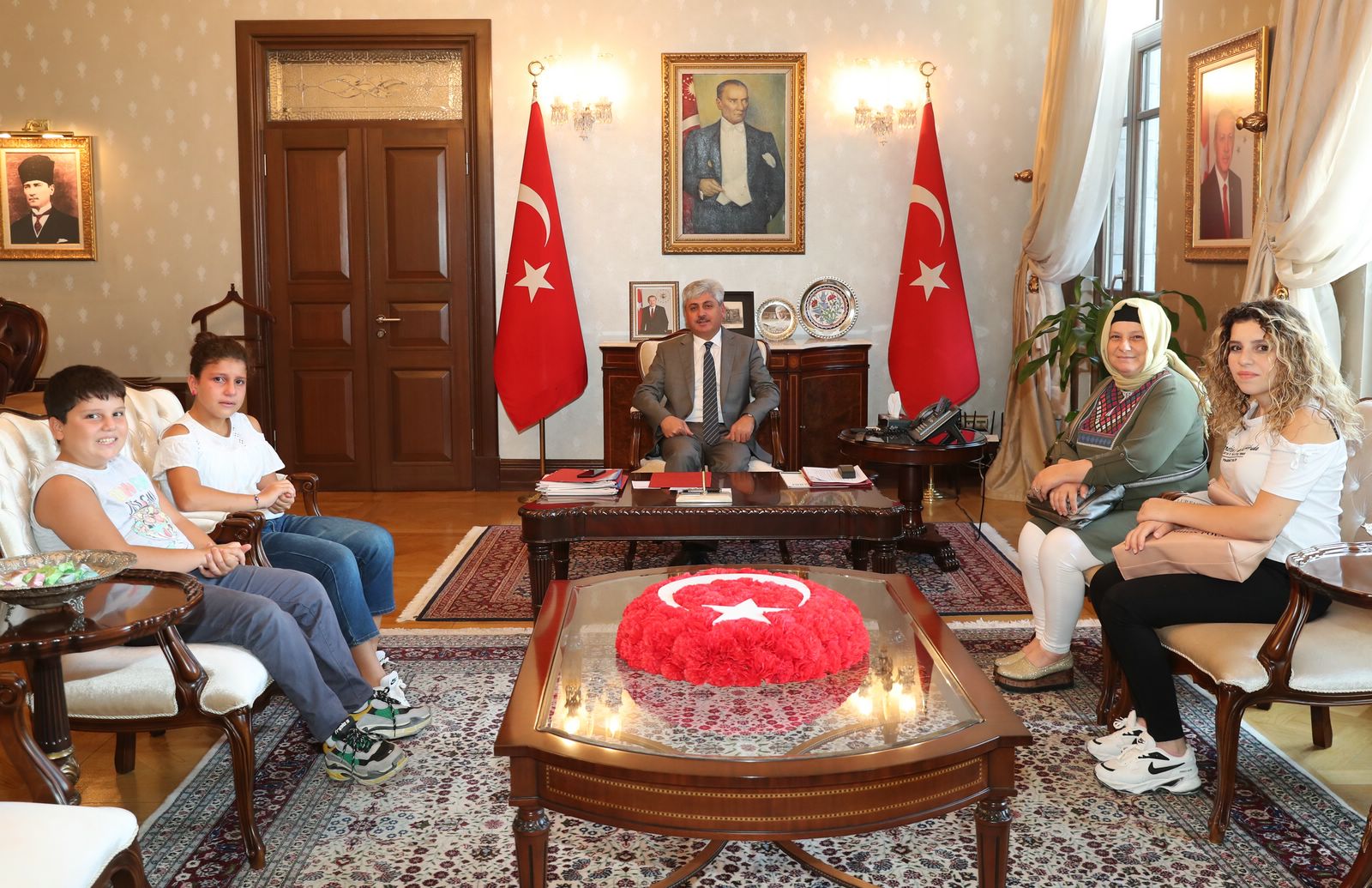 Şehit Ailesinden Vali Doğan’a Ziyaret