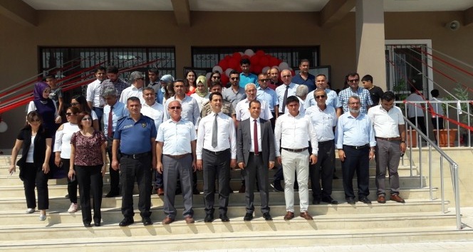 Erzin’de 24 derslikli yeni ortaokul hizmete girdi