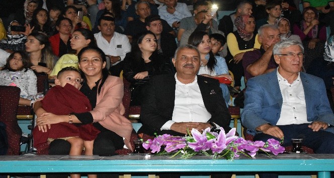 Vatandaşlar Bülent Serttaş konseriyle coştular