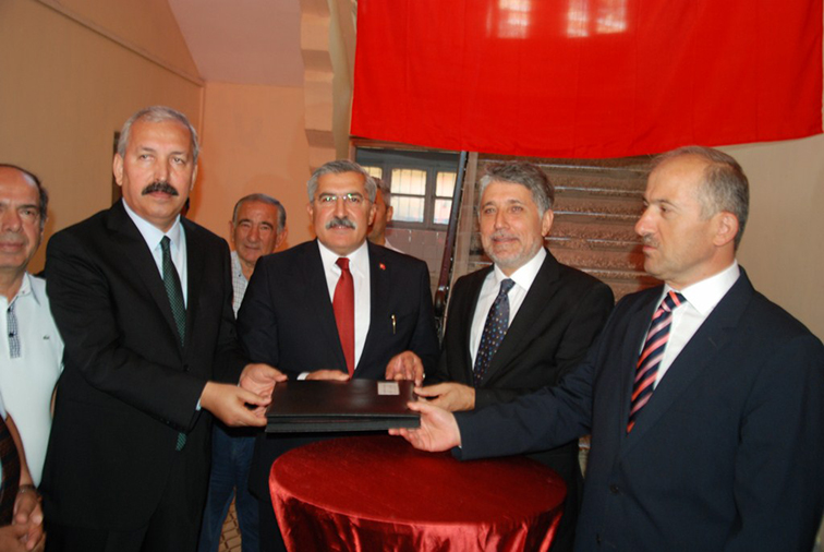 TARİHİ BİNA MİLLİ EĞİTİM MÜDÜRLÜĞÜNDEN KIRIKHAN BELEDİYESİNE DEVREDİLDİ