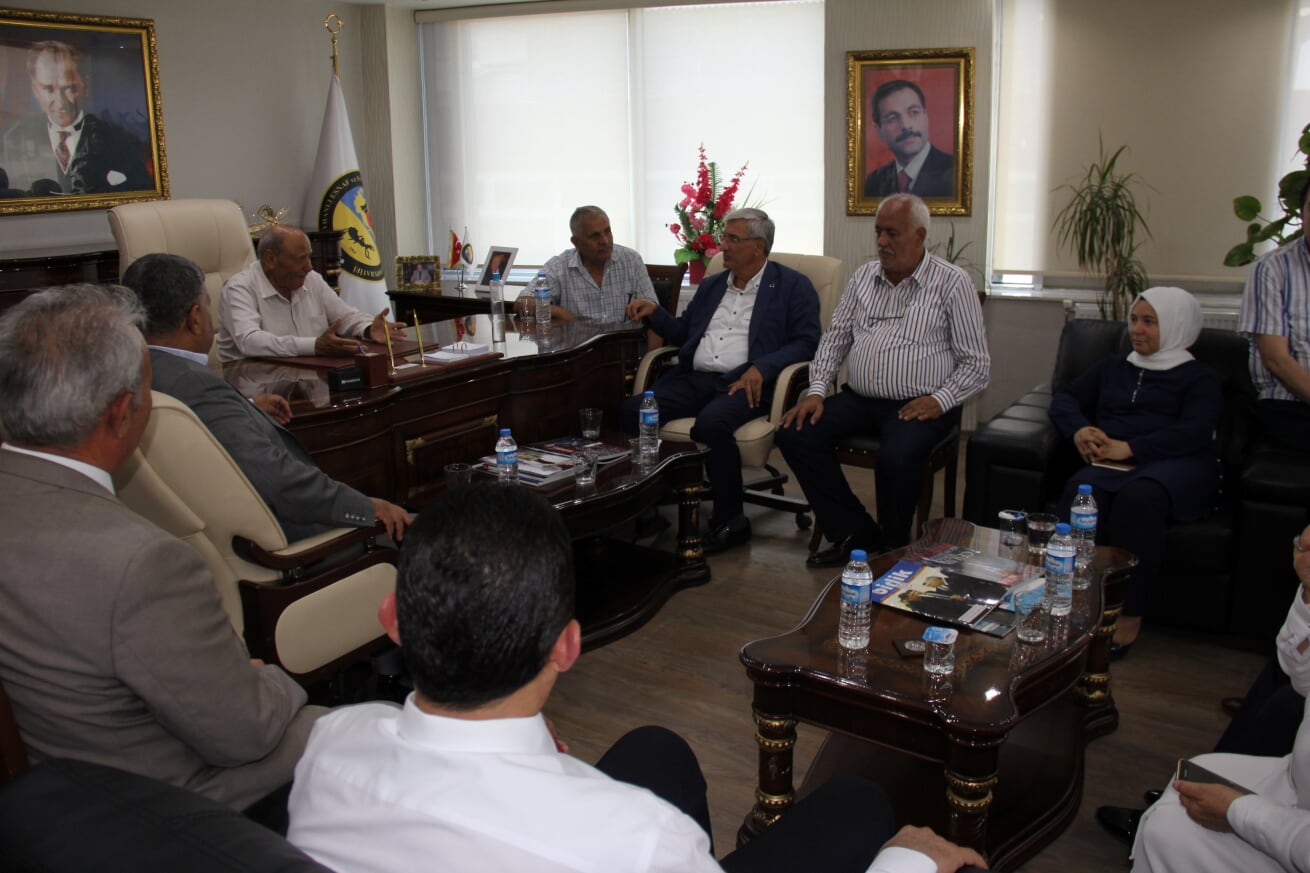 BAŞKAN YELOĞLU İLÇE GEZİLERİNE DEVAM EDİYOR