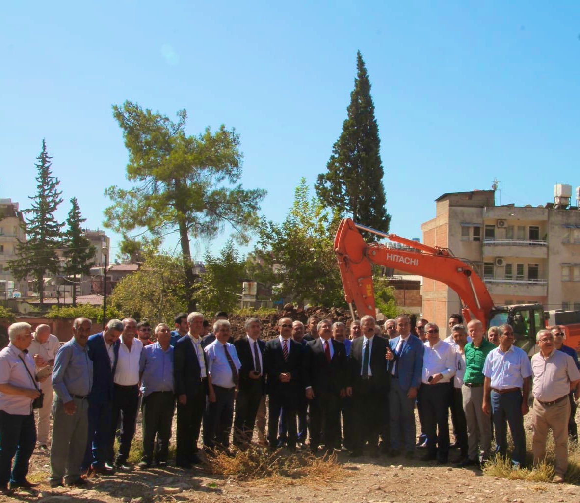 İLÇEDEKİ OKUL İNŞAATLARINI İNCELEDİLER