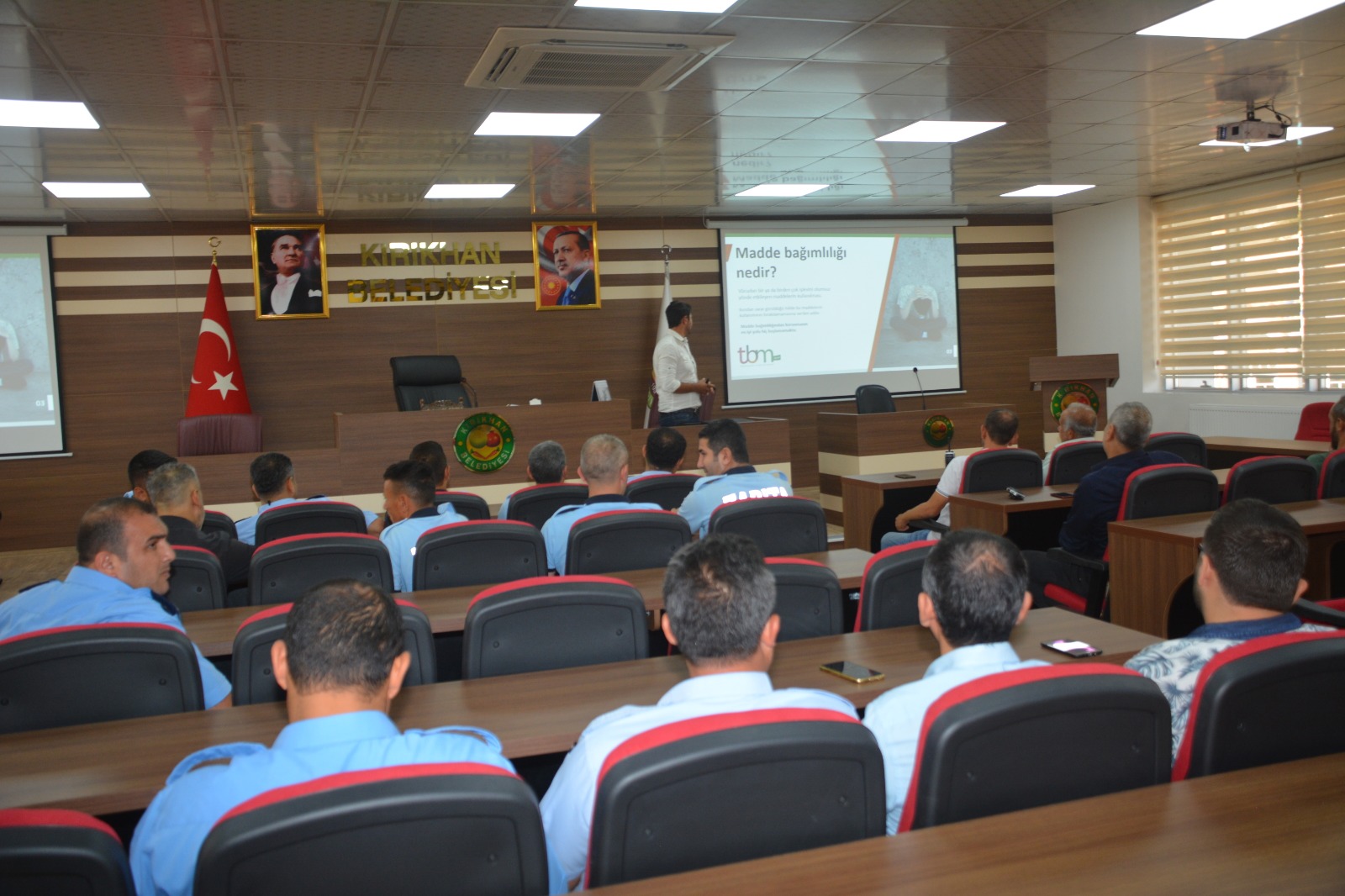 KIRIKHAN BELEDİYESİ ZABITALARINA MADDE BAĞIMLILIĞI SEMİNERİ VERİLDİ