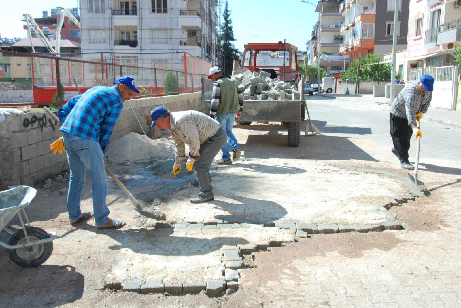 KIRIKHAN BELEDİYESİK EKSİKLİKLERİ GİDERİYOR