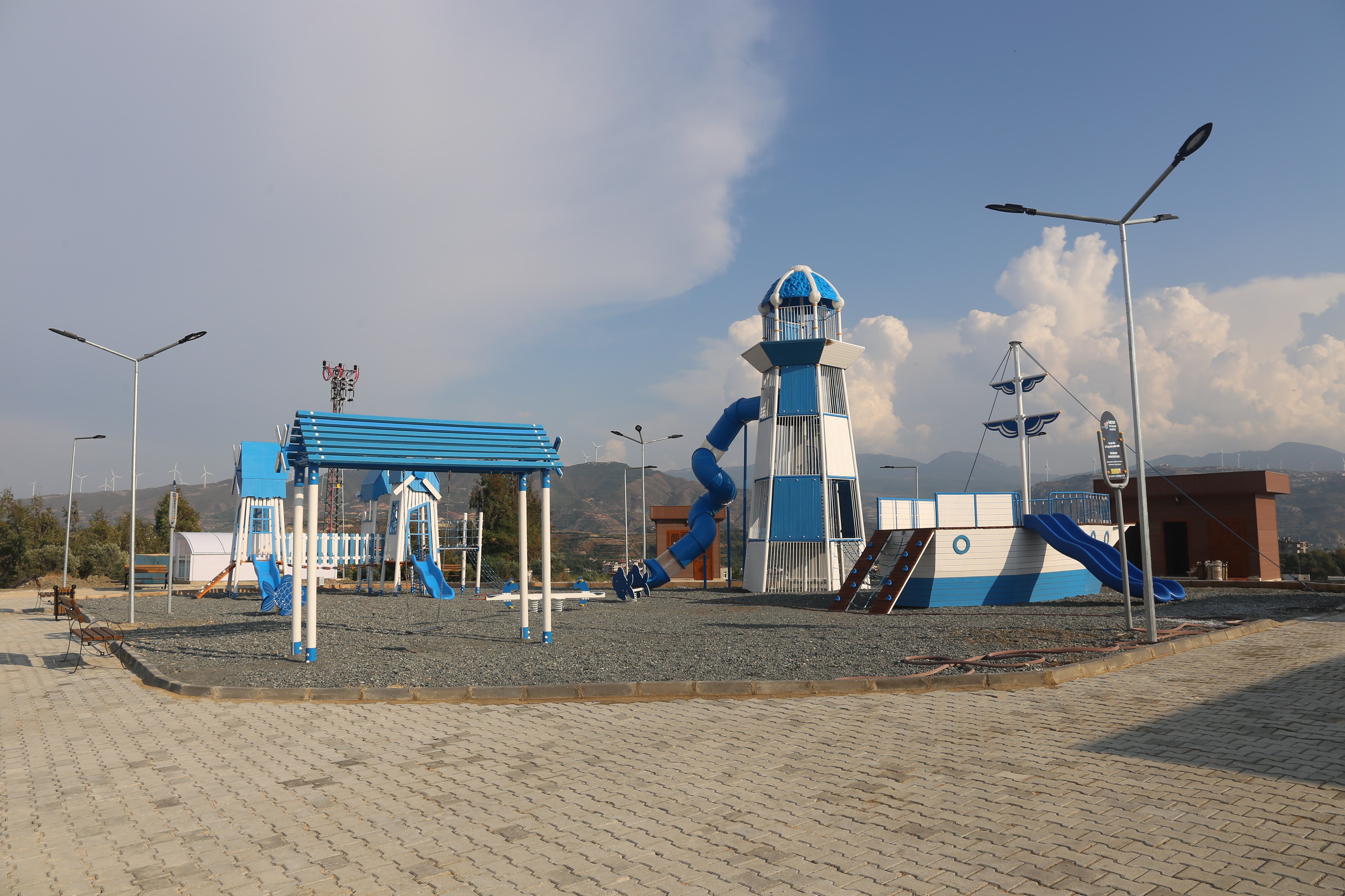 SAMANDAĞ KENT PARK’A KAVUŞUYOR