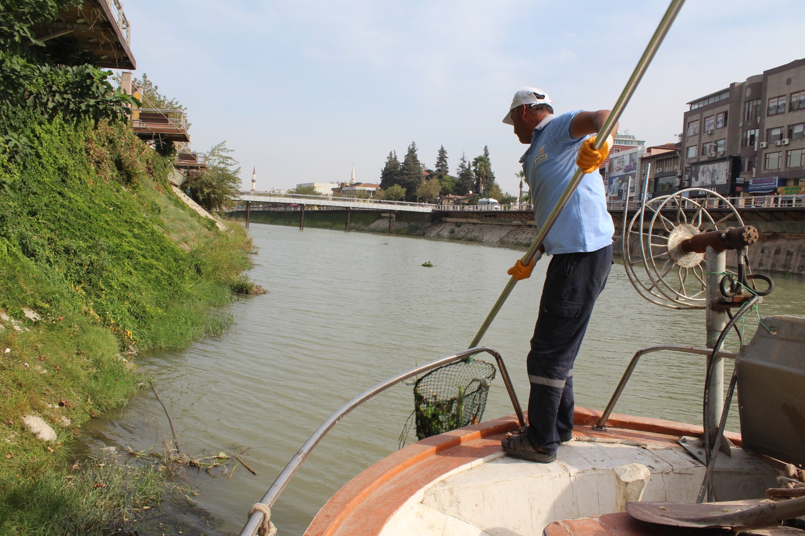 ASİ NEHRİ’NDE TEMİZLİK  ÇALIŞMALARI DEVAM EDİYOR