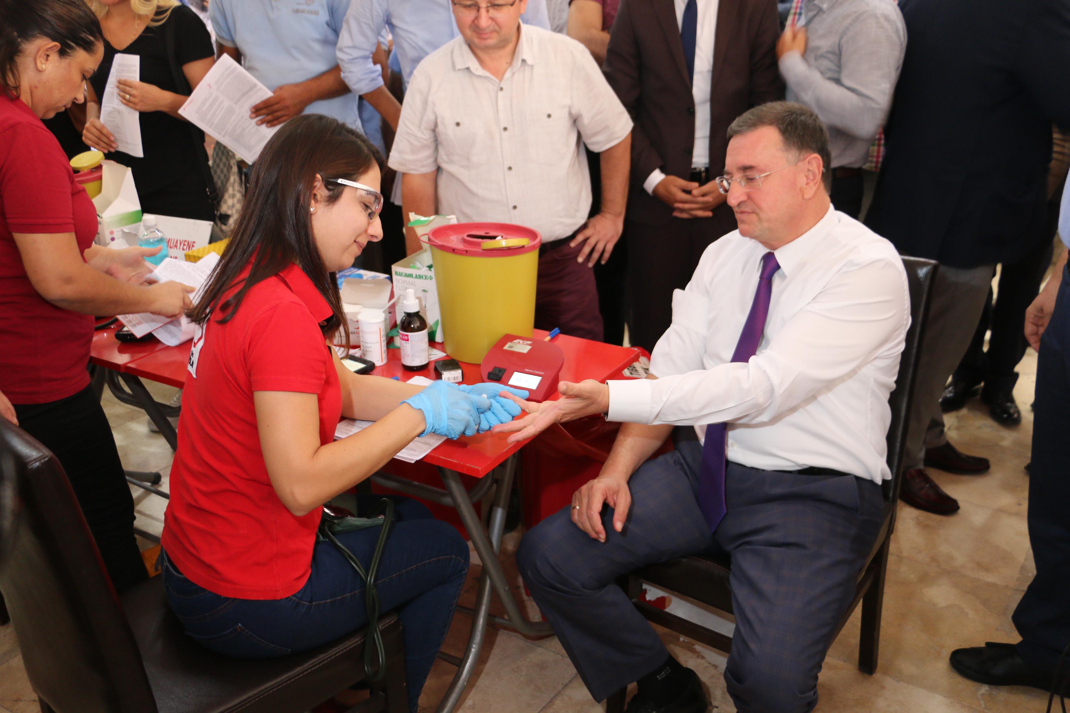 Hatay Büyükşehir ve HATSU’dan Mehmetçik için kan bağışı