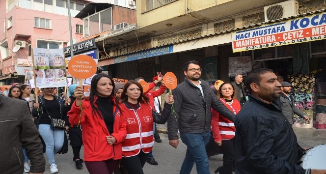 Kırıkhan’da “Kadına Şiddete Sıfır Tolerans” yürüyüşü