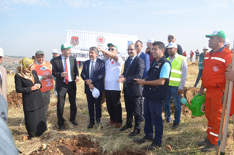 Hatay’da 104 bin fidan toprakla buluştu