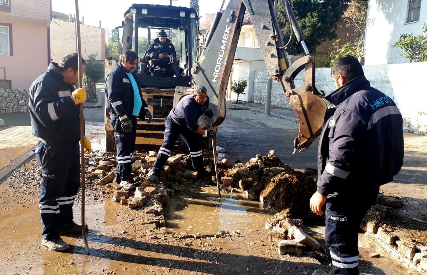 Kırıkhan’da Altyapı Hatlarında Temizlik Çalışmaları Sürüyor