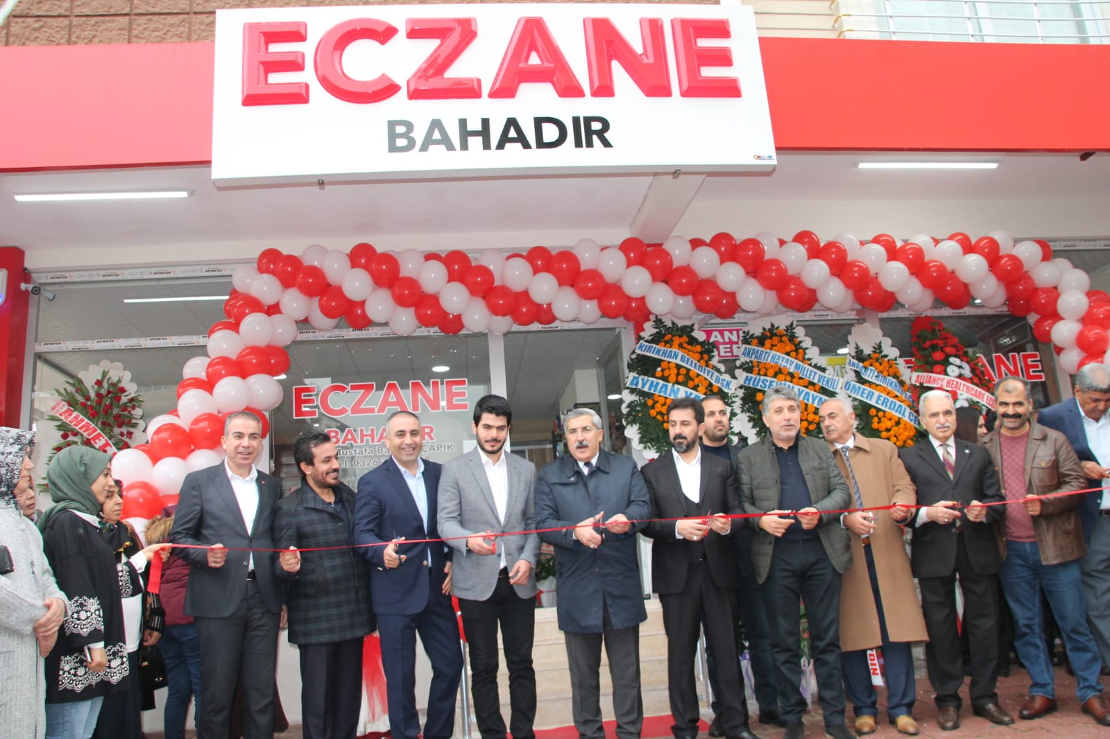 BAHADIR  ECZANESİ  HİZMETE AÇILDI