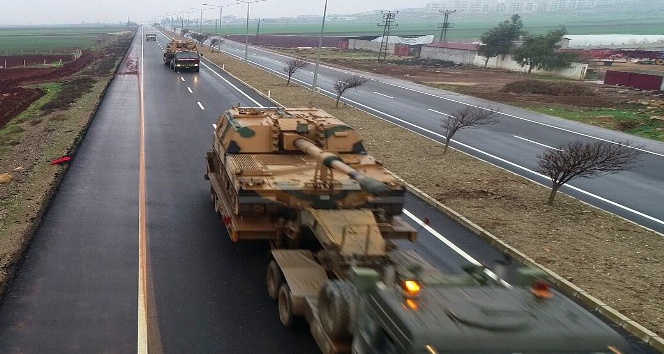 Sınıra tank ve zırhlı araç sevkiyatı havadan görüntülendi