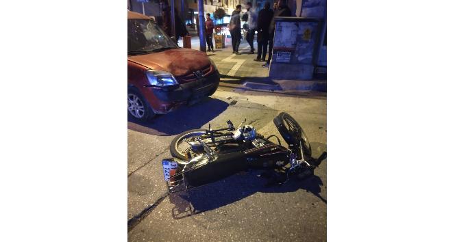 Samandağ’da otomobil ile motosiklet çarpıştı: 2 yaralı