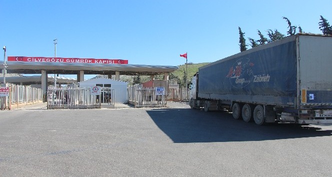 BM’den Suriye’ye 35 tırlık yardım