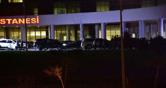 Milli Savunma Bakanı Hulusi Akar İdlib’de yaralanan Askerleri ziyaret etti