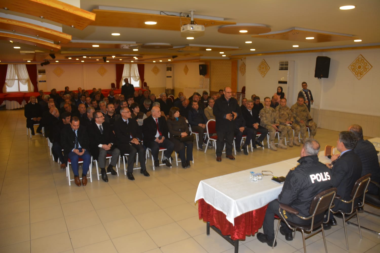 KARAMEHMETOĞLU VE YAVUZ  KIRIKHAN’IN SORUNLARINI MASAYA YATIRDI