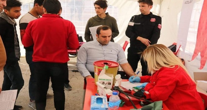 Mehmetçik için kan bağışında bulundular