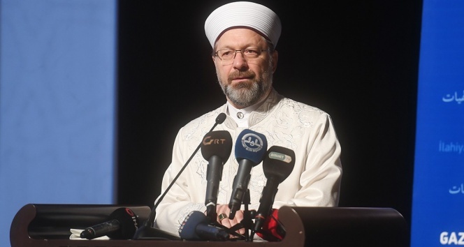 Diyanet İşleri Başkanı Erbaş ‘Cami ve mescitlerde cemaatle namaza ara verildi’