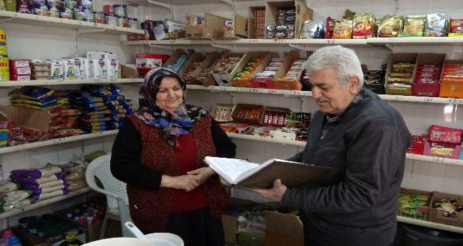 Hatay’da bir yardımsever, vatandaşların bakkala olan borcunu ödedi