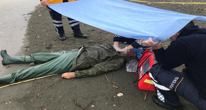 Balık tutarken yıldırım isabet eden şahıs öldü