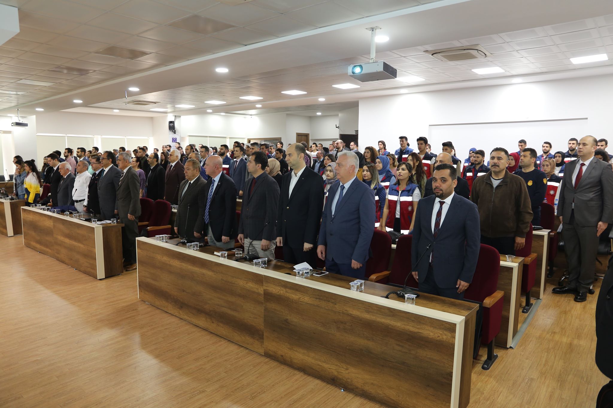 BÜYÜKŞEHİR BELEDİYESİ ‘HATAY’IN DEPREMSELLİĞİ’ SEMPOZYUMUNA EV SAHİPLİĞİ YAPTI