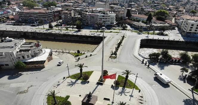 Hatay’da sokağa çıkma yasağı sonrası caddeler sessizliğe büründü
