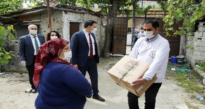 350 aileye kuru gıda yardımı