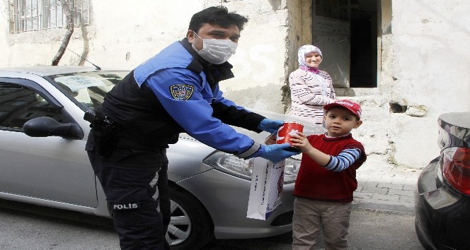Bağış kampanyasına küçük yüreklerden anlamlı destek