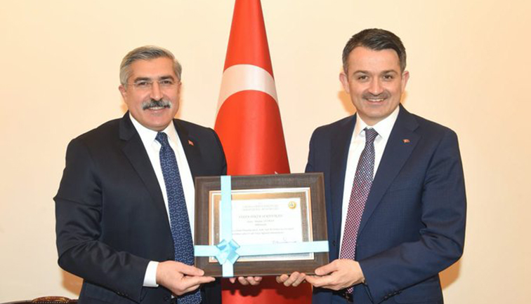 YAYMAN, PAMUK  DESTEKLEMELERİ  İÇİN  BAKANLA GÖRÜŞTÜ