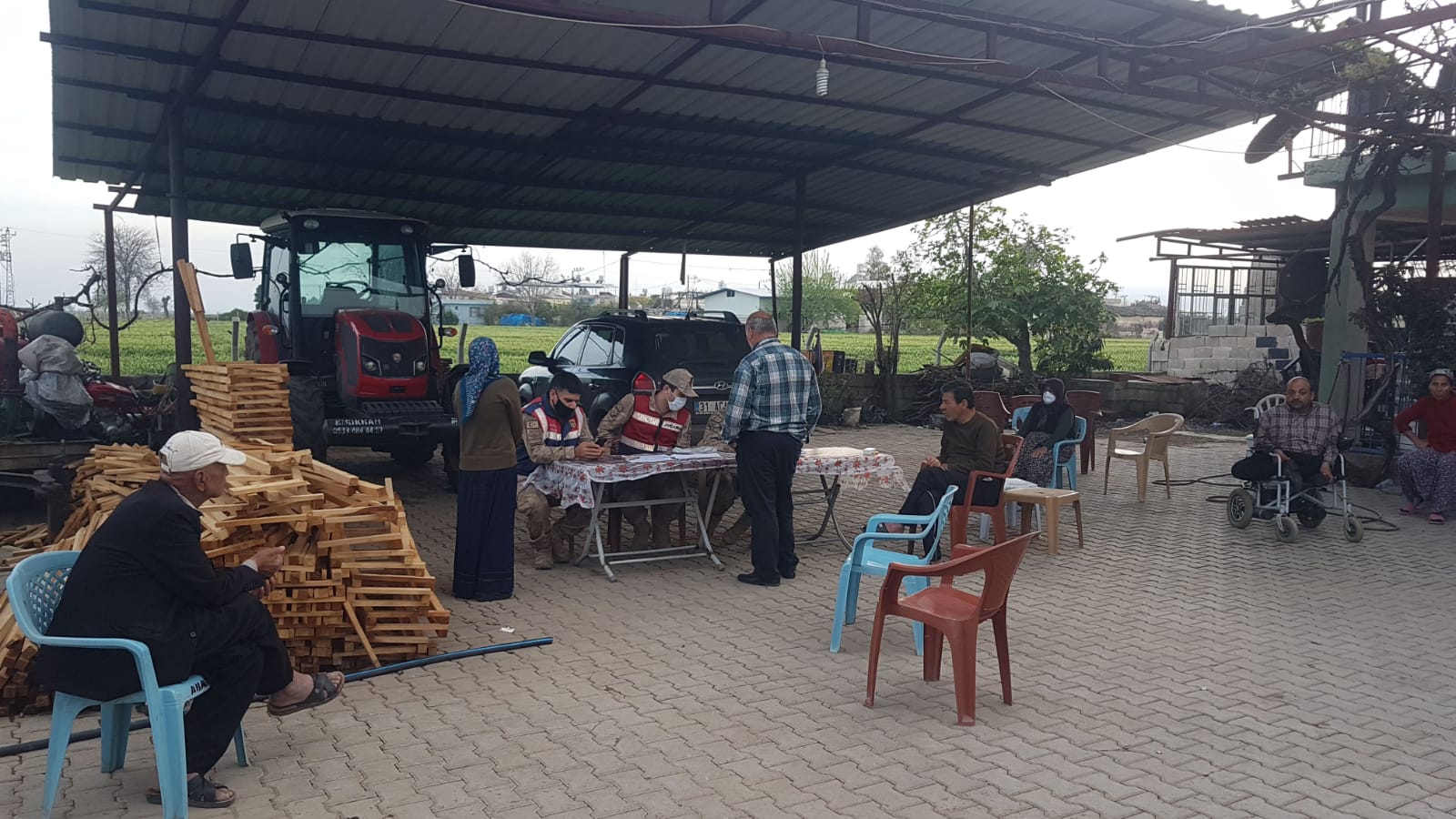  VEFA DESTEK GRUBU YARDIMLARI DAĞITMAYA DEVAM EDİYOR